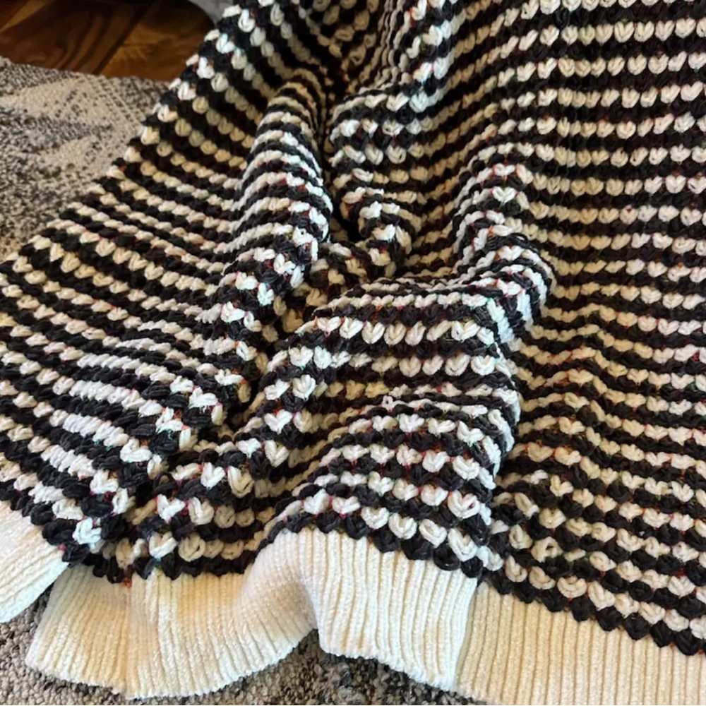 Womens Oversized Cozy Crochet Stitch Black White Yarn Knit Cardigan Sweater Boho - Picture 7 of 10